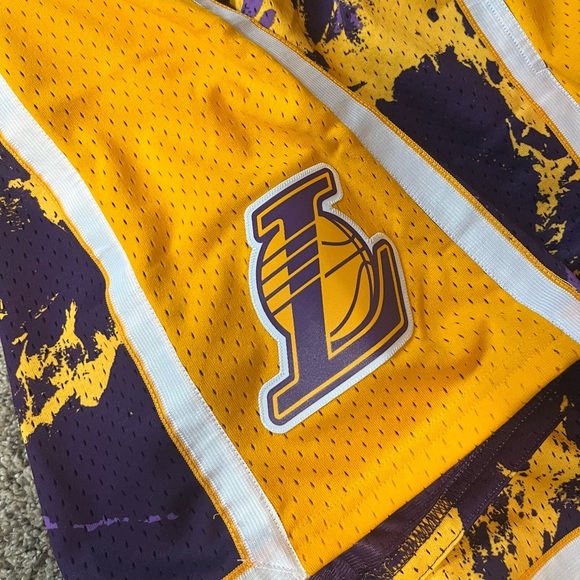 NBA Los Angeles Lakers Swingman Marble Short - Picture 4 of 5
